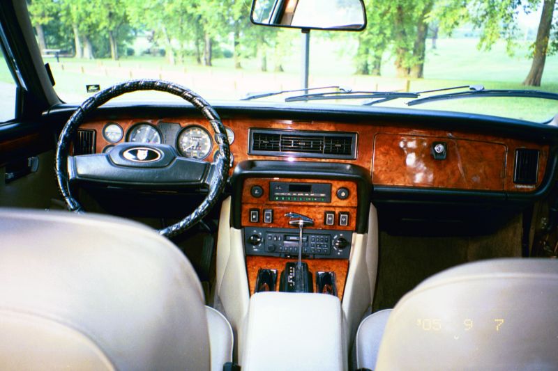 1986 Series III, Vanden Plas  -  Antelope/Magnolia