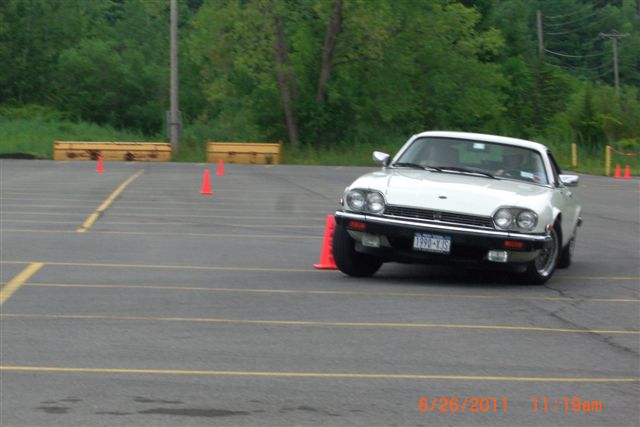 1990 XJS in action - June 26, 2011 Slalom